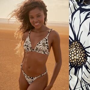 MAAJI Set - Lydia Triangle Bikini Top & Hazel Ruched Cheeky Bottoms - S